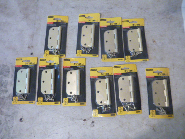 lot 80 image: 10 Stanley 3 12 Door Hinges