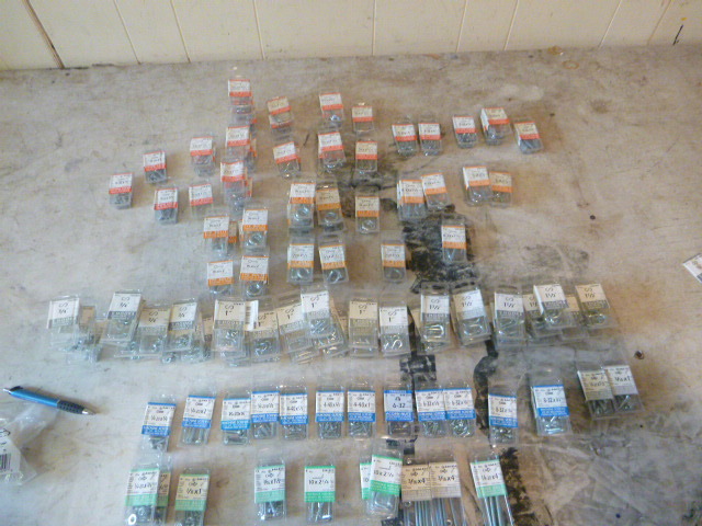 lot 92 image: Large Lot of Screws and Bolts