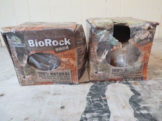 lot 98 image: 2 Boxes of Bio Logic Bio Rock