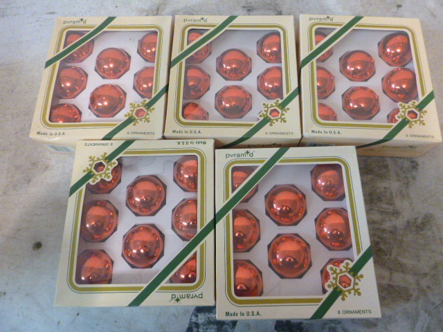 lot 125 image: 6 Boxes of Red Christmas Tree Bulbs