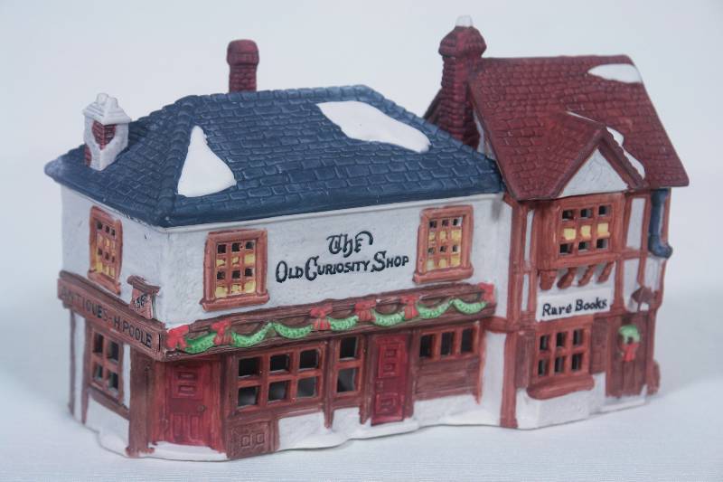 lot 10 image: The Old Curiosity Shop - Dept.56