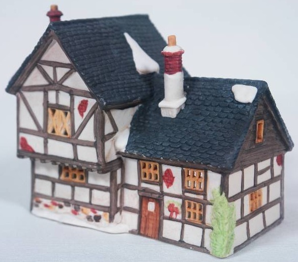 lot 19 image: Dickens Village Cottage