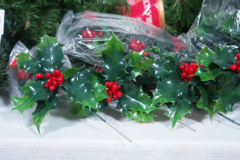 lot 40 image: Green Garland