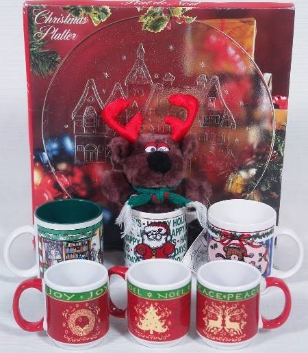 lot 54 image: Holiday Platter & Mug Selection