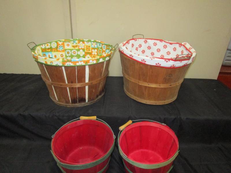 lot 13 image: 4 Old Baskets with Metal and wood Handles