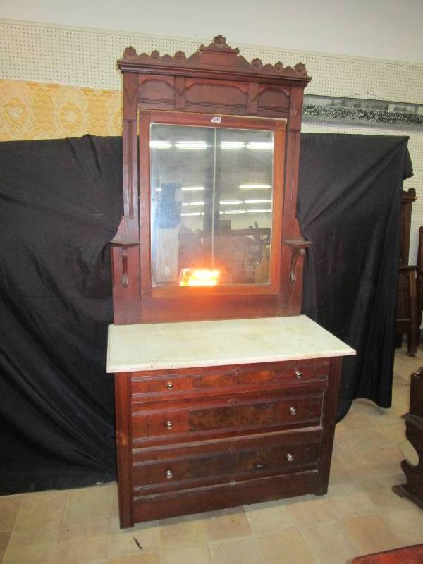 lot 18 image: Antique Dresser with Pivoting Mirror and Marble Top
