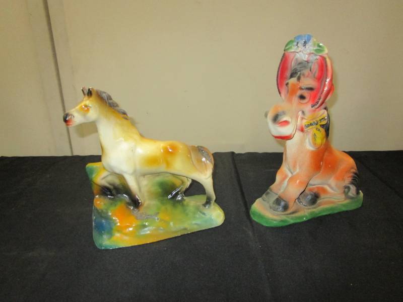 lot 33 image: 2 Chalkware There a Couple of Chips