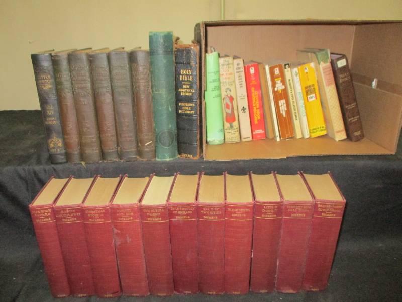 lot 40 image: Vintage Books, Dickens and Elbert Hubbards Little Journeys