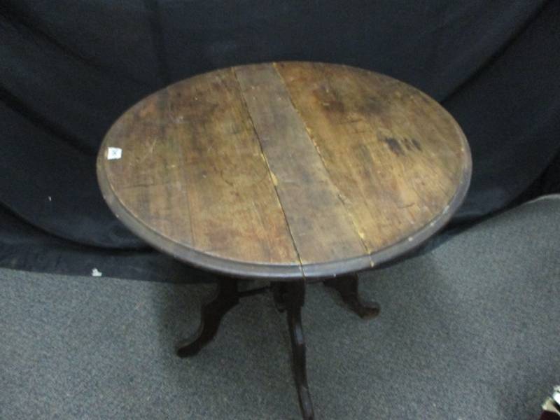 lot 72 image: Antique Round Table see measurements and pictures