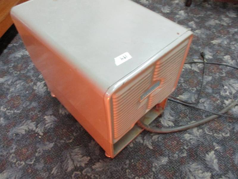 lot 75 image: Dehumidifier