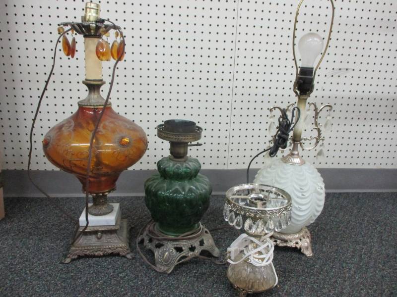 lot 77 image: 4 antique Lamps