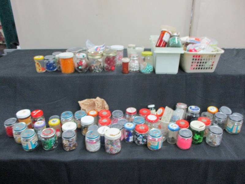 lot 82 image: Various beads and craft Items