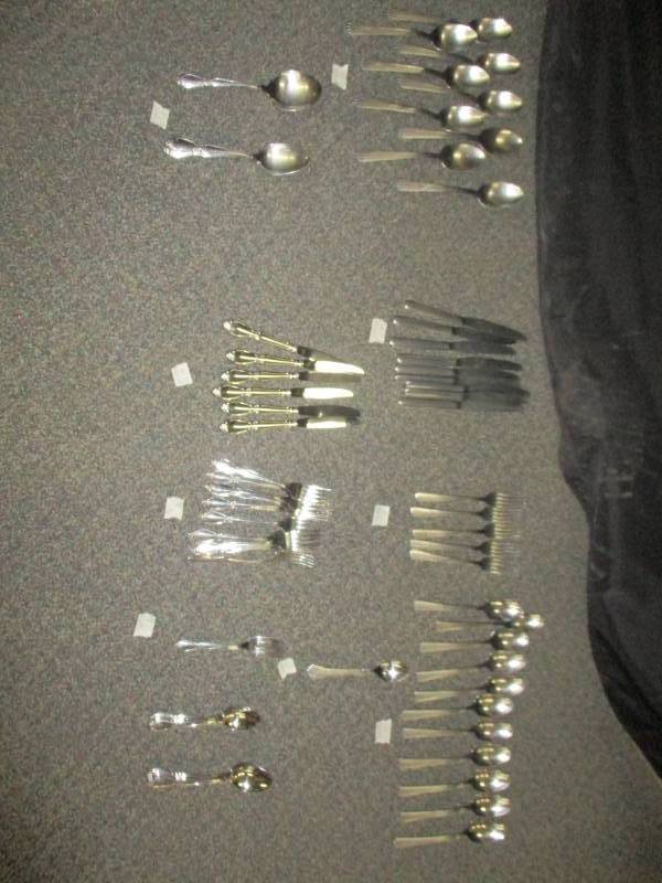 lot 83 image: 79 total pieces of silverware