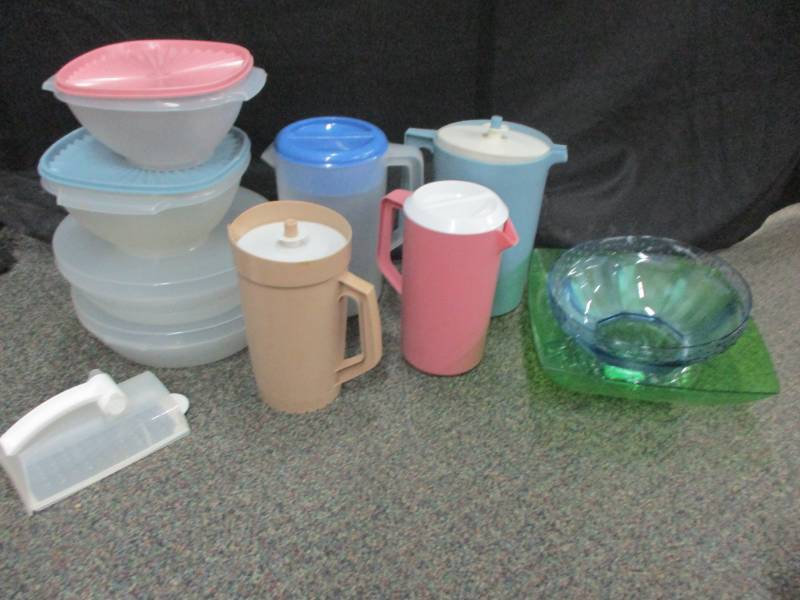 lot 89 image: Tupperware