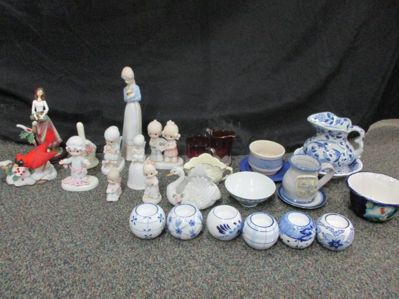 lot 96 image: Various glassware, blue, Precious Moments