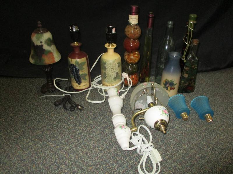 lot 101 image: Unique Lamps and Decorations