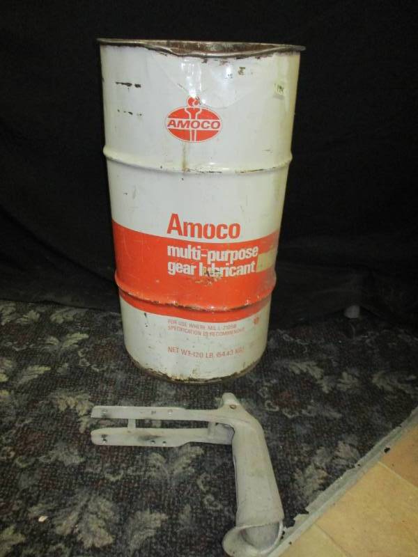 lot 148 image: Large Amaco Can and anchor holder