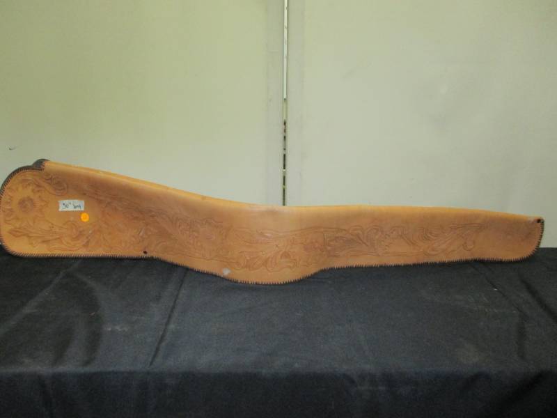 lot 149 image: Leather Gun Case