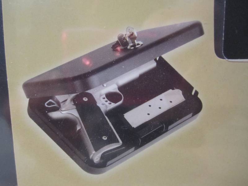 lot 3 image: Full Size Handgun Secure It Metal S...