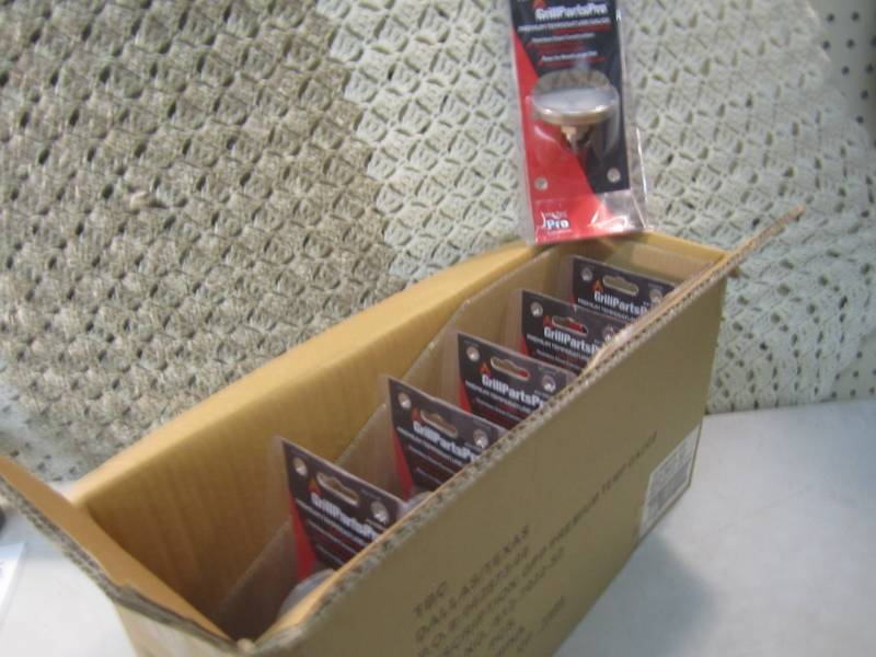 lot 32 image: Case of 6 Grill Parts Pro Premium T...
