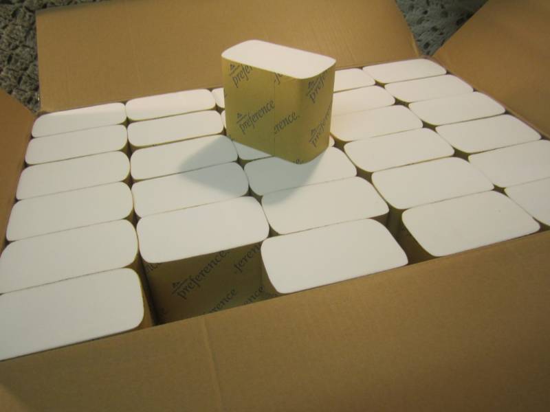 lot 41 image: Case of 2-Ply White Interfolded Bat...