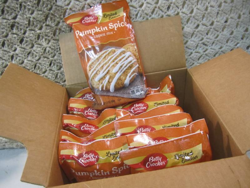 lot 63 image: Case of 12 Bags of Betty Crocker Pu...