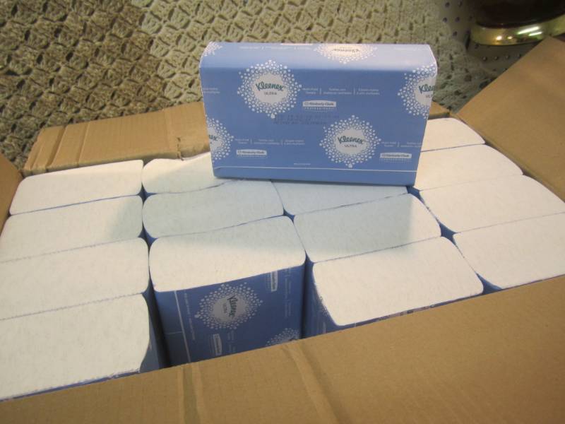 lot 66 image: Case of 2400 Kleenex Ultra Multi-Fo...