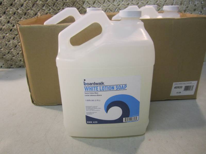 lot 81 image: 4 - 1 Gallon Bottles of White Lotio...