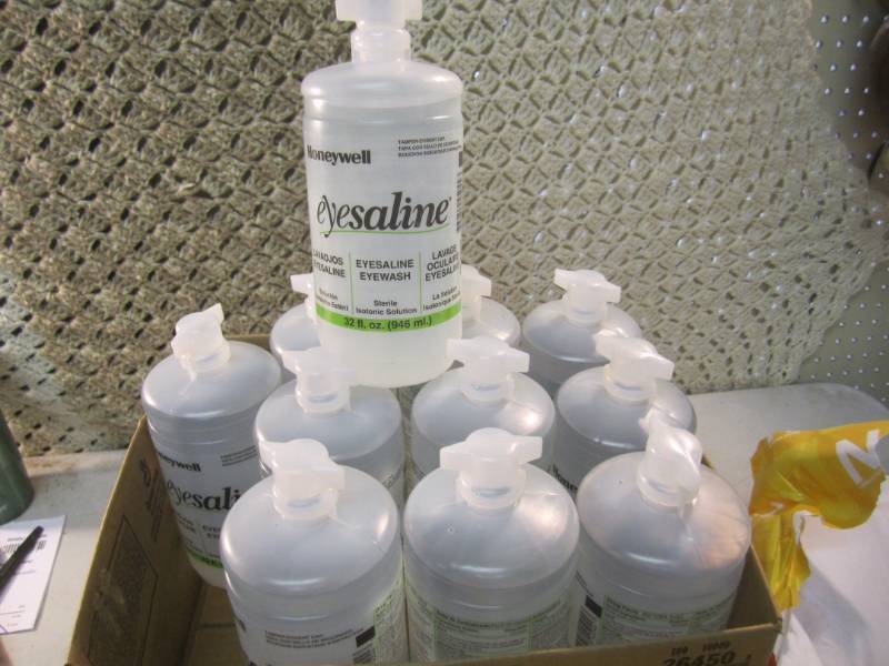 lot 82 image: 11 Bottles of Heneywell Eye Saline ...