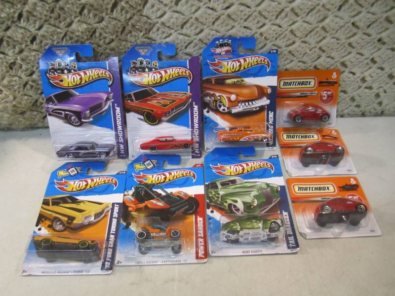 lot 185 image: 9 Hot Wheels and Matchbox Cars  E-1...