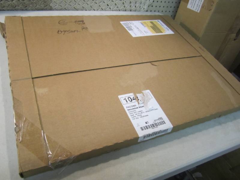 lot 194 image: Pack of 100 Pacon Railroad Board Wh...