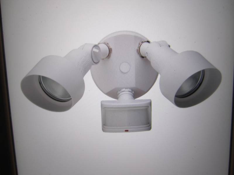 lot 208 image: Defiant 270 Degree White Motion Out...