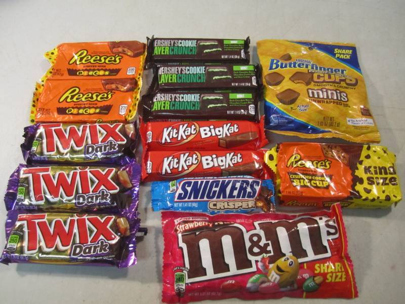 lot 231 image: Mixed Lot of Candy Bars Etc Best by...