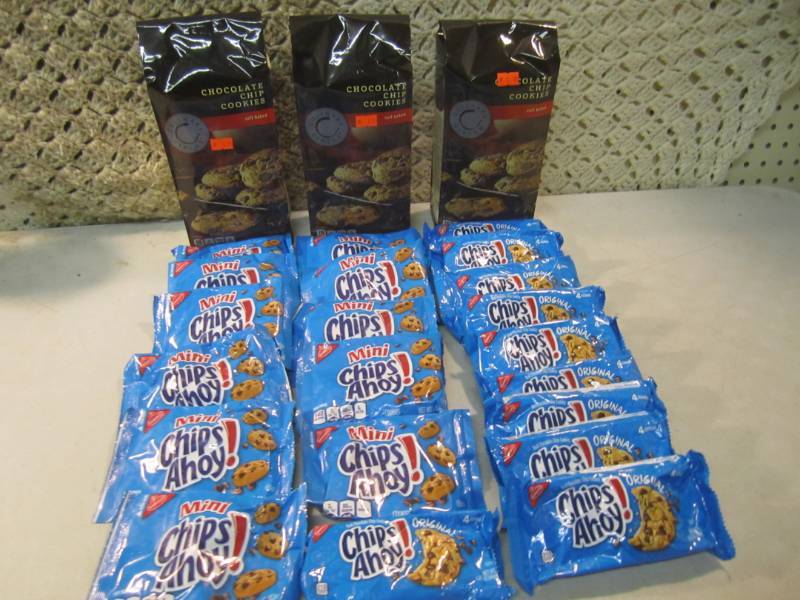 lot 264 image: Large Mix Lot of Cookies 3 Bags of ...