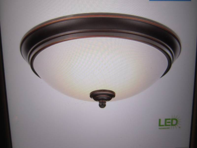 lot 282 image: Commercial Electric 11 60 Watt Equ...