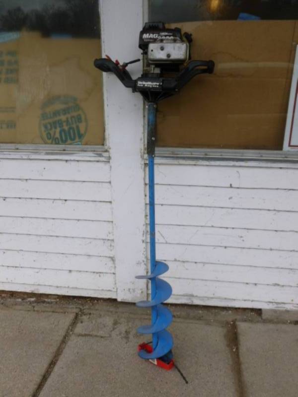lot 4 image: Ice Auger