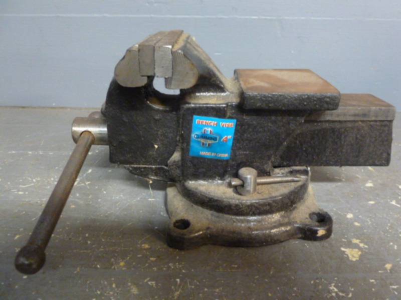 lot 10 image: Bench Vise