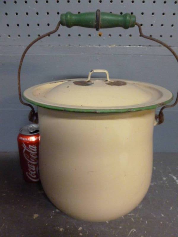 lot 29 image: Vintage Enamelware
