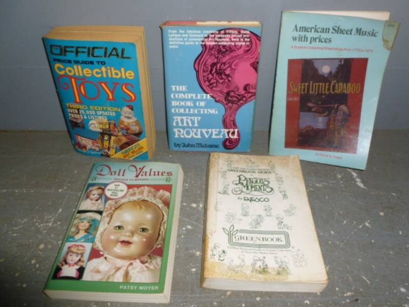 lot 32 image: Collector Books