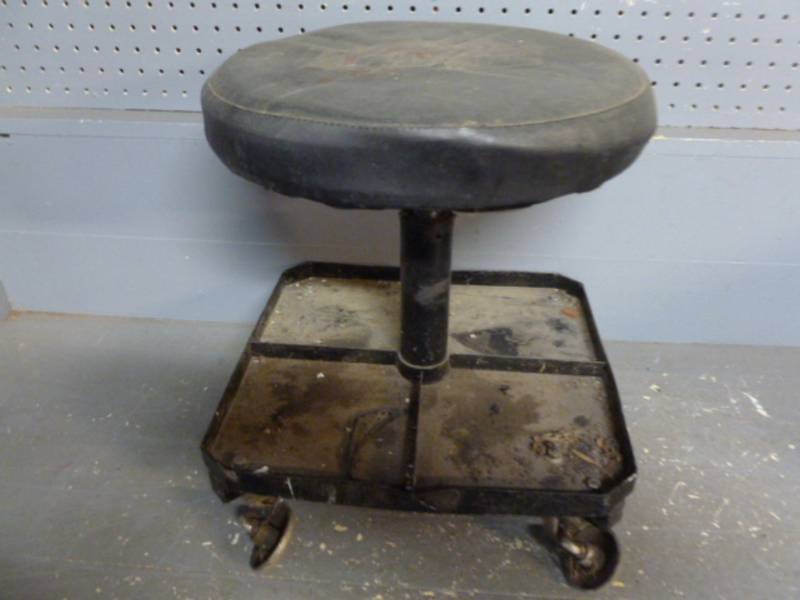 lot 41 image: Mechanics Stool