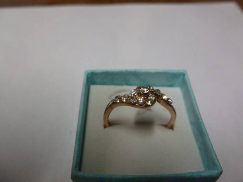 lot 47 image: Ladies Ring