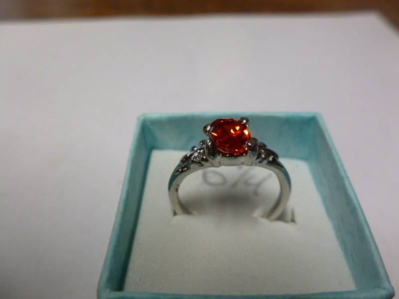 lot 48 image: Ladies Ring