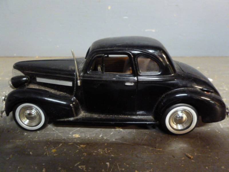 lot 73 image: Die Cast Metal Car