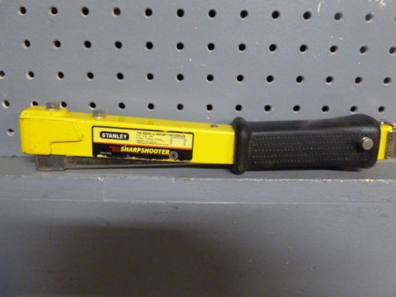 lot 95 image: Hammer Stapler