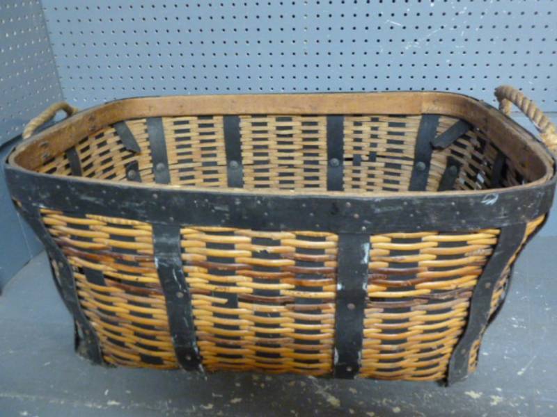 lot 100 image: Antique Basket
