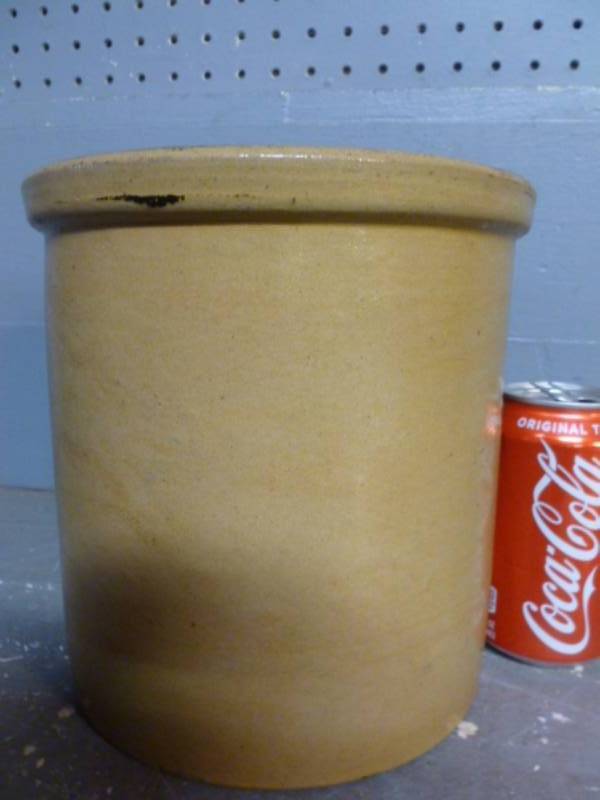lot 101 image: Antique Red Wing Crock