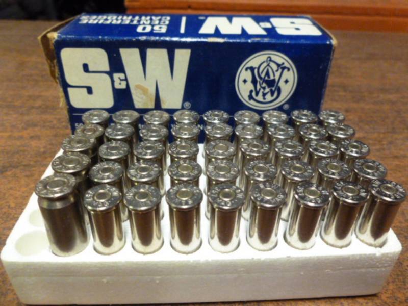 lot 187 image: Pistol Ammo