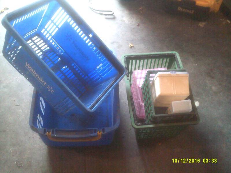 SMALL CARRY BASKETS AND SMALL TOTES