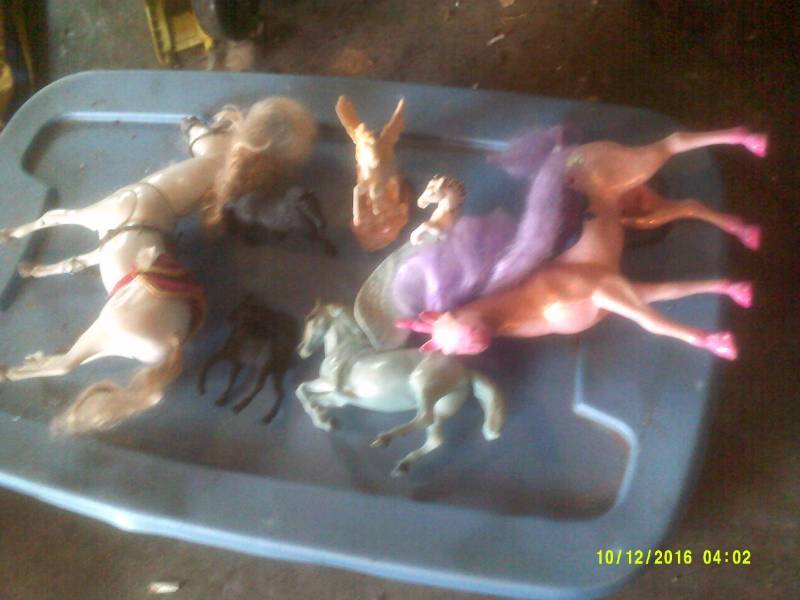 COLLE CTIBLE HORSES