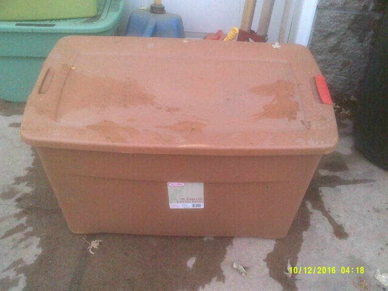 35 GALLON TOTE